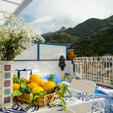 Grecale - Amazing Apartment With Patio And Sea View Maiori Bagian luar foto