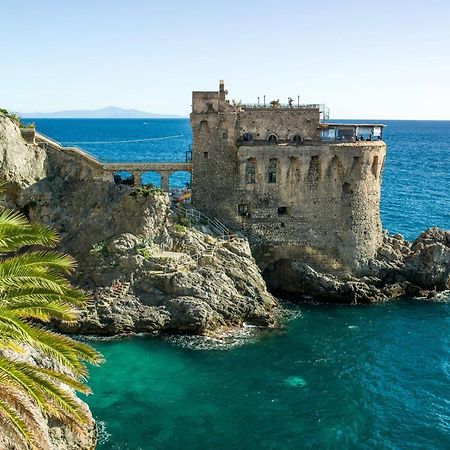 Grecale - Amazing Apartment With Patio And Sea View Maiori Bagian luar foto