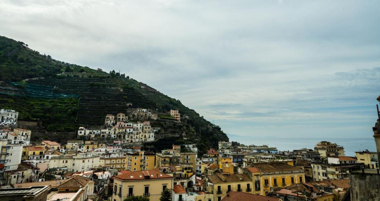 Grecale - Amazing Apartment With Patio And Sea View Maiori Bagian luar foto