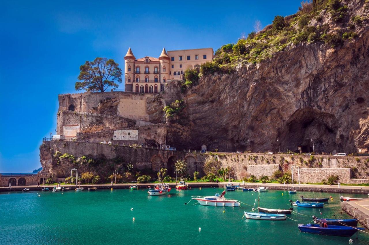 Grecale - Amazing Apartment With Patio And Sea View Maiori Bagian luar foto